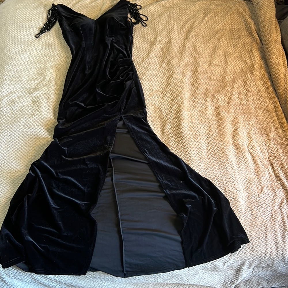 NWT Black Velvet Hourglass Dress
